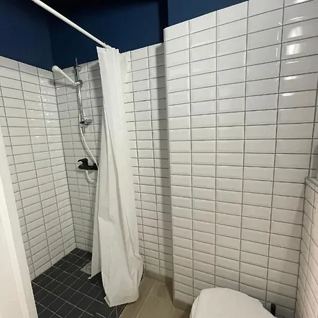 Hotel Heb 2*