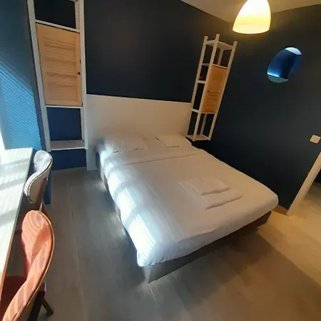 Szálloda Heb 2*
